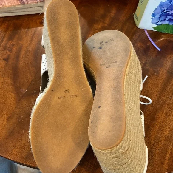 KMB Cutout Platform Oxfords in wh leather w/ a jute wrapped platform sole. 8.5 - Picture 5 of 6